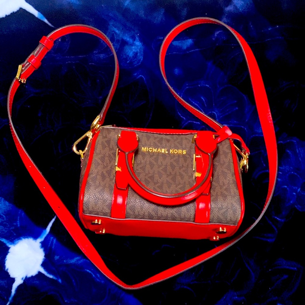 ❤️ Michael Kors XS Duffle Crossbody ❤️
